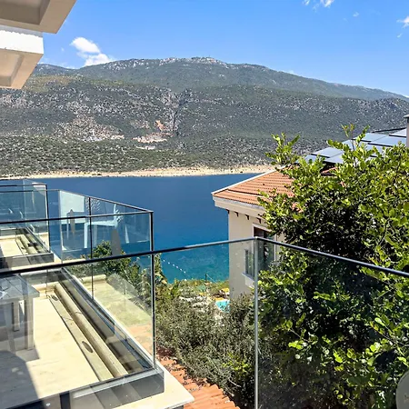 Otel Korsanada Kaş