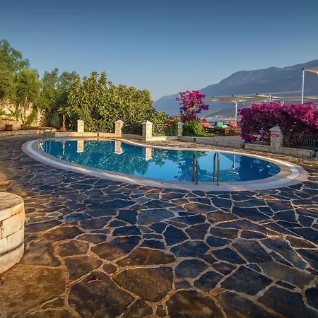 Otel Korsanada Kaş