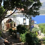Korsanada Otel Kaş