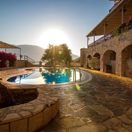 Korsanada Otel Kaş